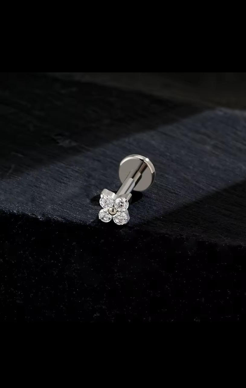 Piercing Titânio Flor 4 Pétalas