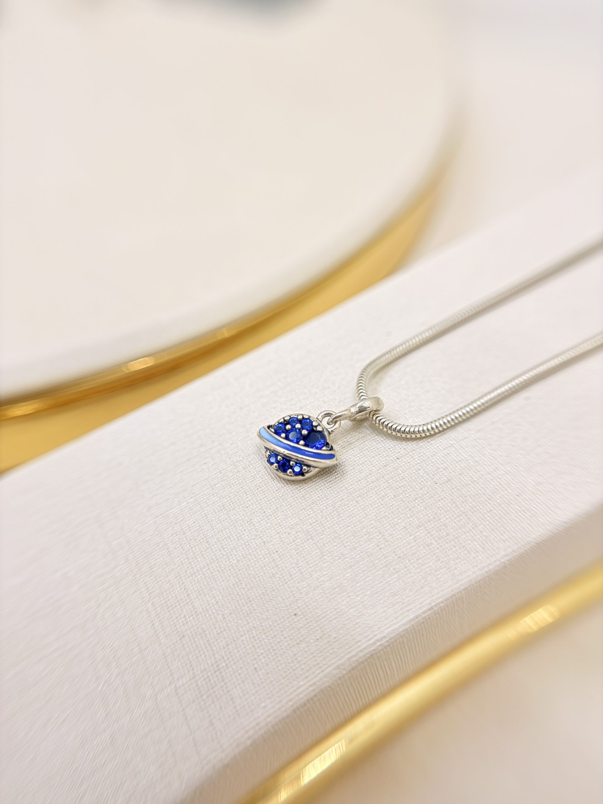 Colar Planeta Orbe Cravejado Azul em Prata 925