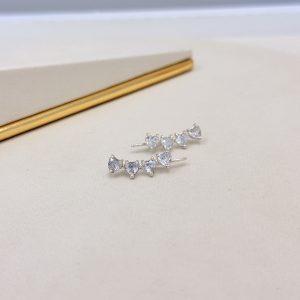 Brinco Ear Cuff com Zircônias em Coração – Prata 925