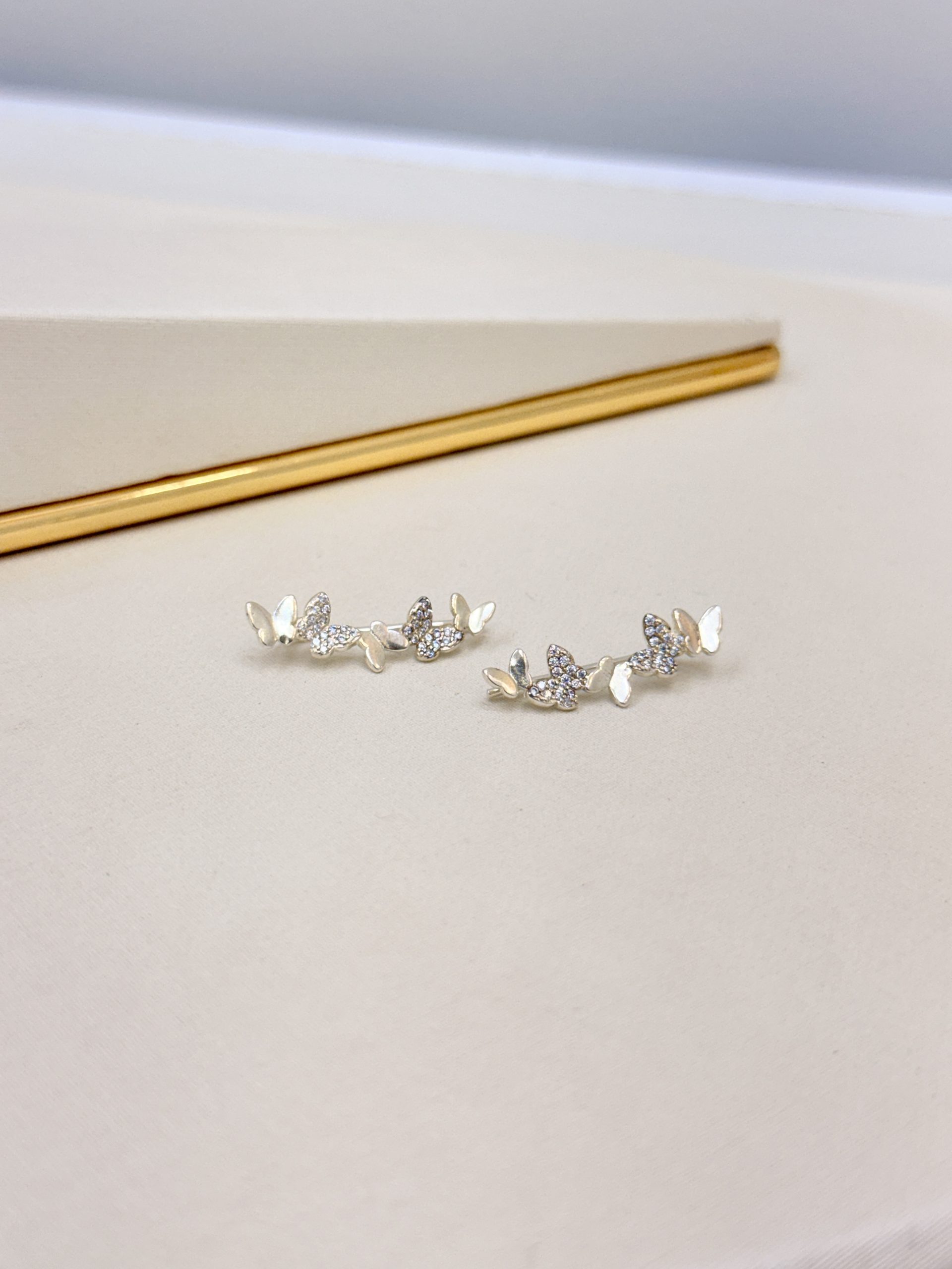 Brinco Ear Cuff Borboletas lisa e cravejada com Zircônias – Prata 925