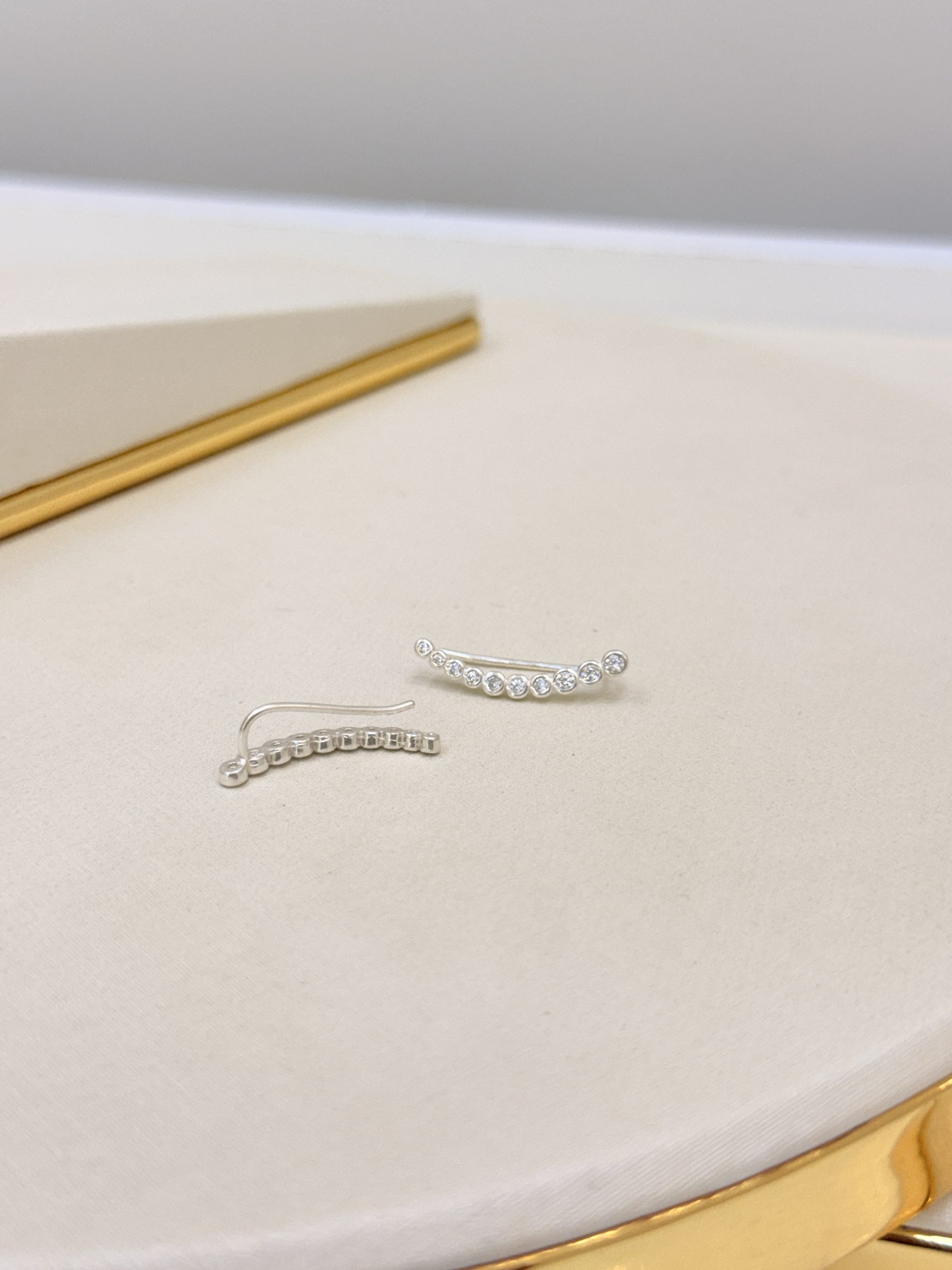 Brinco Ear Cuff com Zircônias – Prata 925